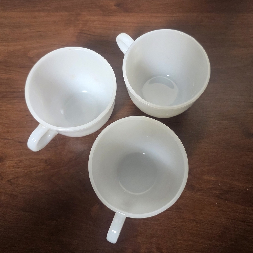 Vintage White Milk Glass Fire King Anchor Hocking coffee mugs Set Of Three